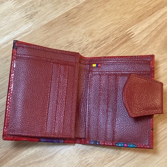 M M Kane Red Floral Wallet - Picture 3 of 7